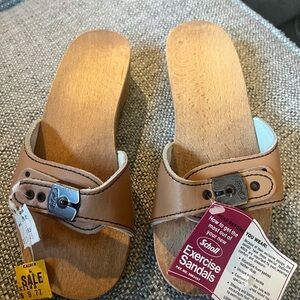 RARE 1970’s VINTAGE Dr. Scholl Tan Exercise Sandals with original tags